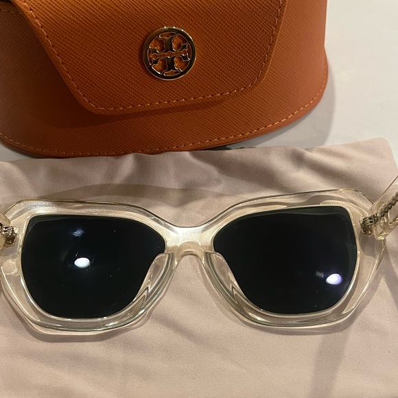 Tory Burch Clear and Green Sunglasses - Picture 6 of 12